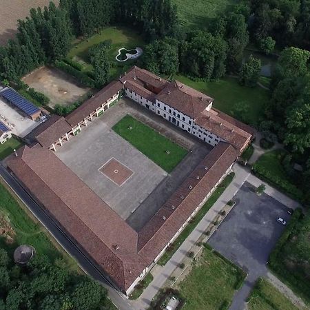 Stagno Lombardo Agriturismo Cascina Farisengo المظهر الخارجي الصورة